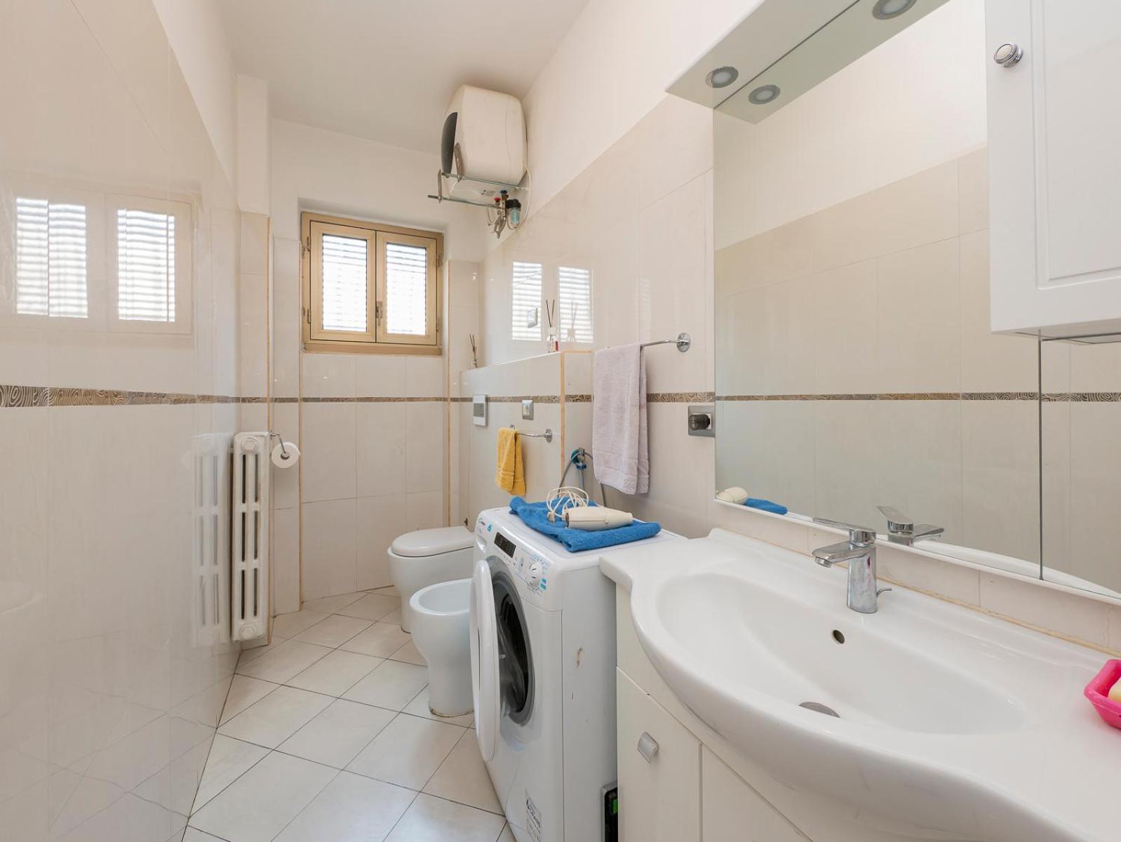 Apartment Ampio E Luminoso Appartamento, Posto Auto Gratuito - Quarenghi *