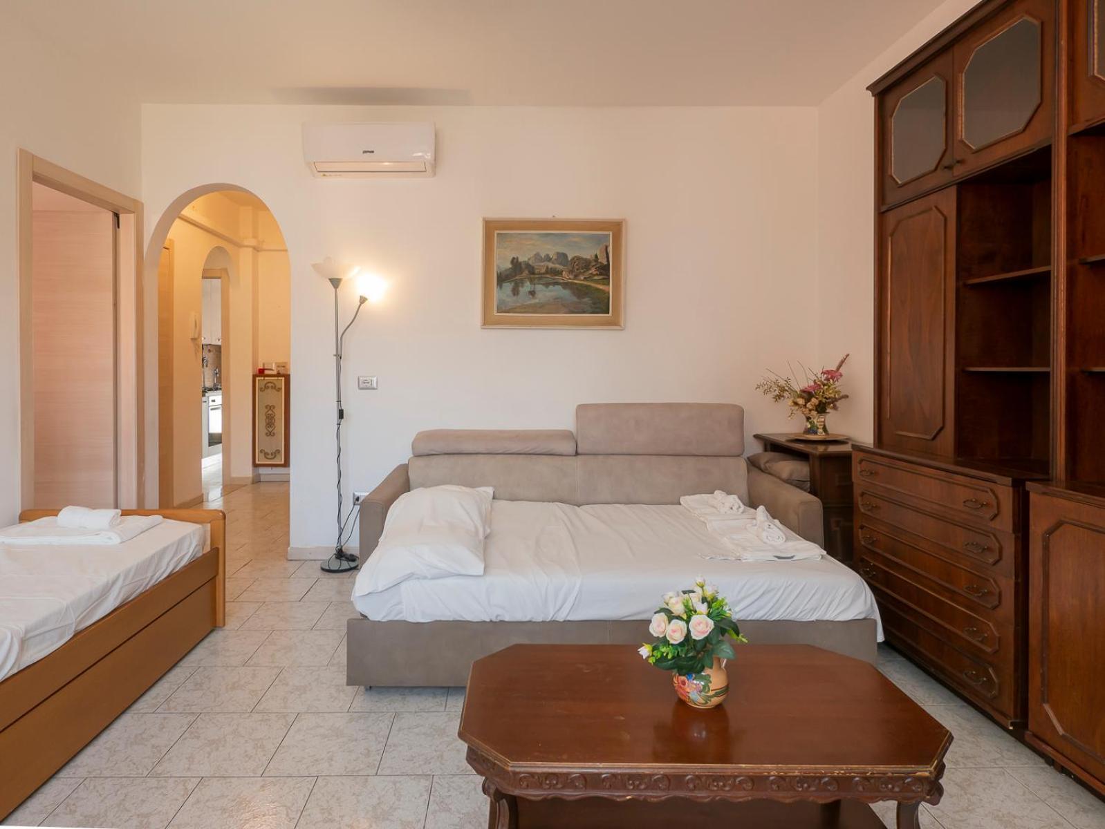 Ampio E Luminoso Appartamento, Posto Auto Gratuito - Quarenghi Apartment *