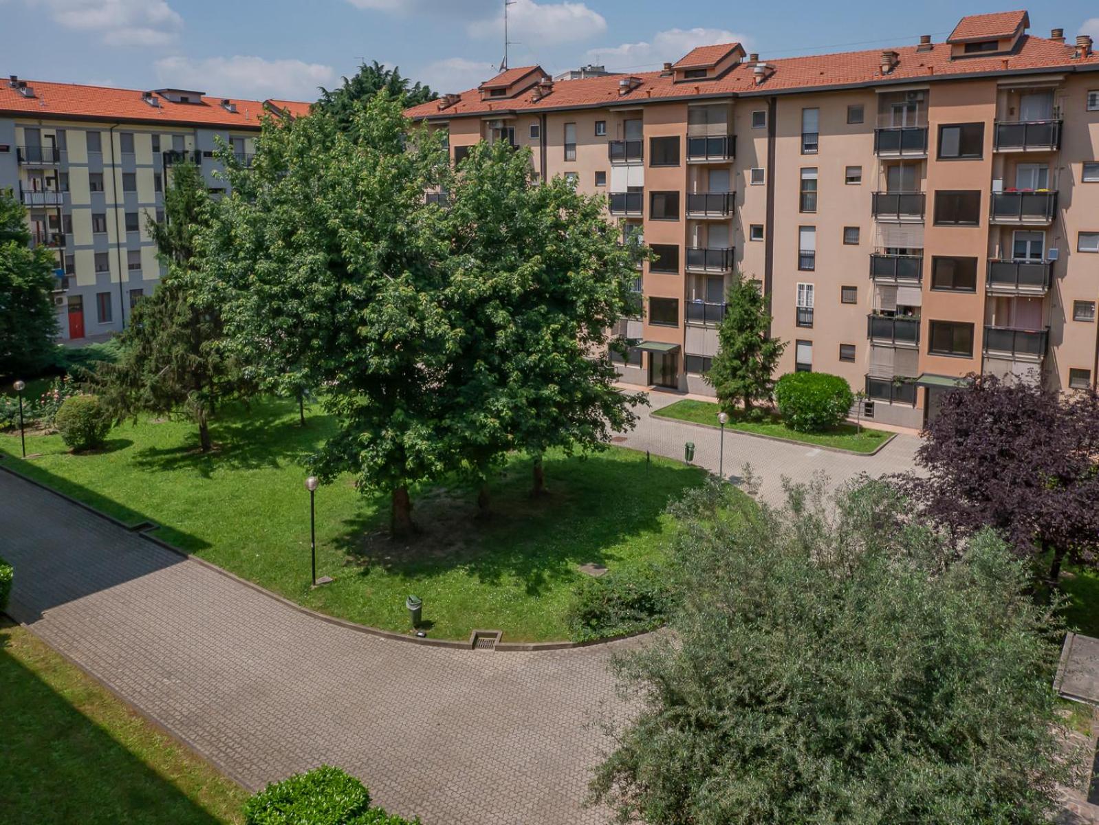 Ampio E Luminoso Appartamento, Posto Auto Gratuito - Quarenghi Apartment Milan